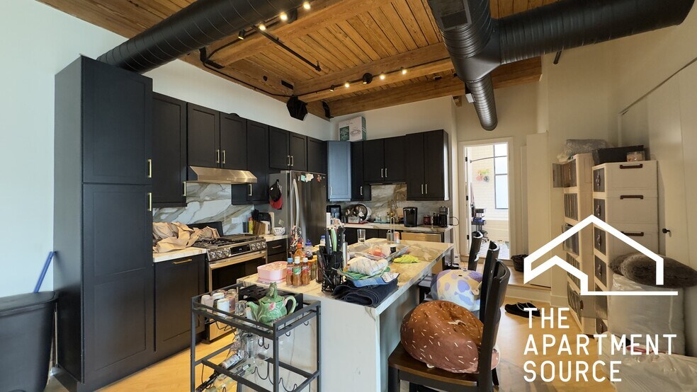 Building Photo - 411 S Sangamon St