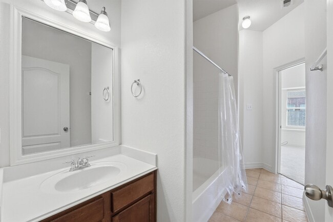 Building Photo - 21654 Horseshoe Dr