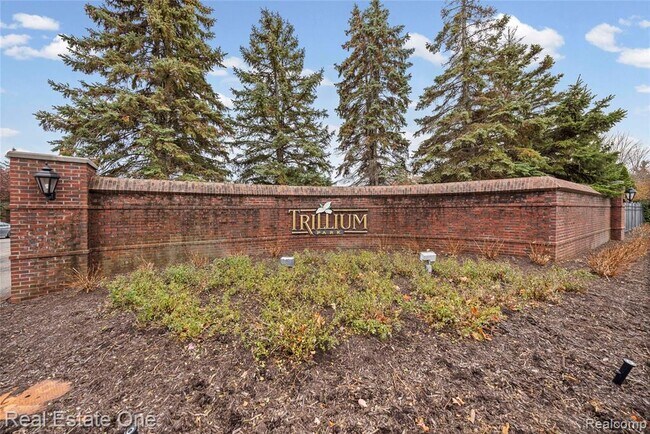 Building Photo - 23102 Alexa Dr