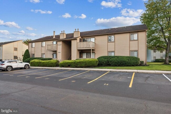 Building Photo - 1001 Woodhollow Dr