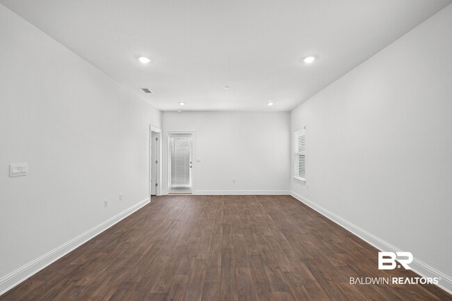 Building Photo - 13390 Shea Cir