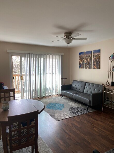 Primary Photo - 2619 W Agatite Ave