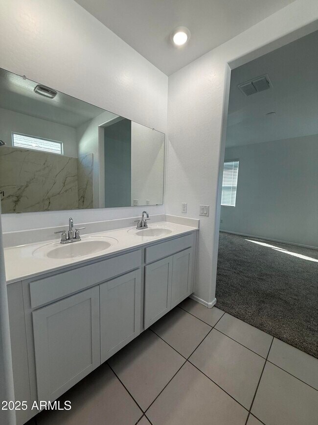 Building Photo - 4620 S 104th Gln