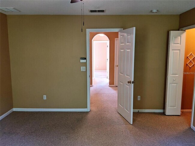 Building Photo - 10272 Park Commons Dr