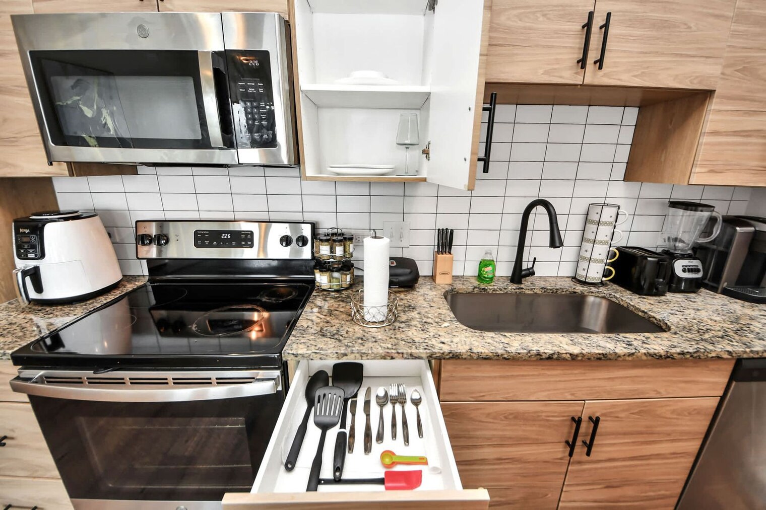 Building Photo - 1111 Shepherd Dr