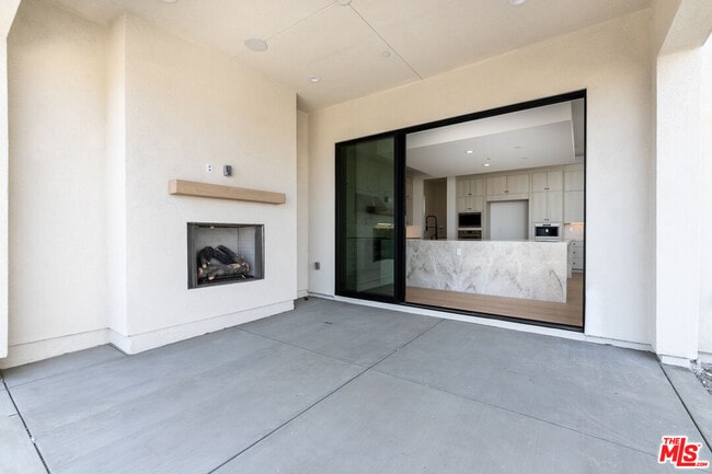 Building Photo - 11770 Hillsborough Ln