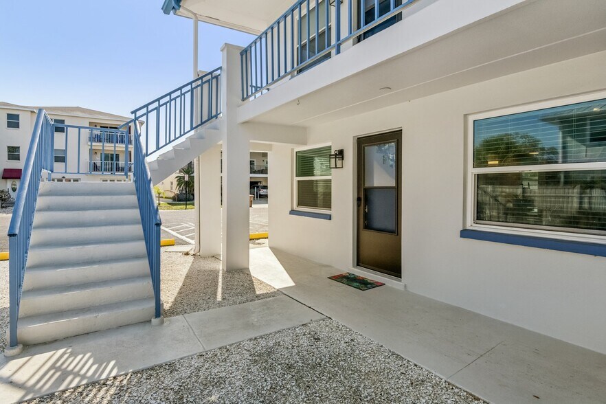 Building Photo - 2308 1st St