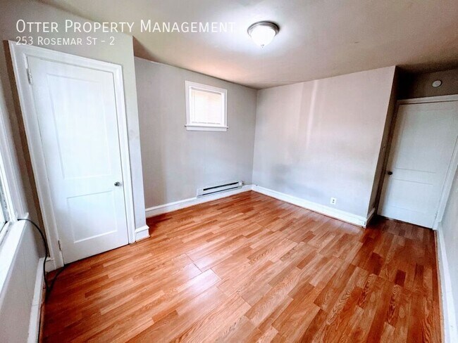 Building Photo - 253 Rosemar St