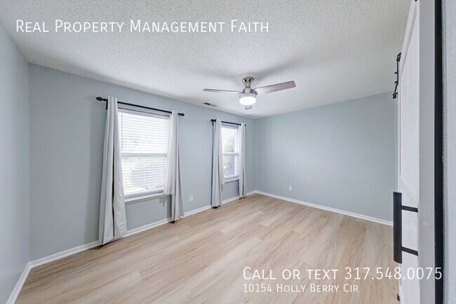 Building Photo - 10154 Holly Berry Cir