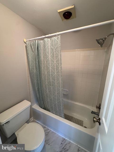 Building Photo - 15661 Montview Dr