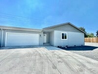 Building Photo - 4944 Homedale Rd
