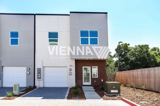 Building Photo - 8092 Quiet Knolls Dr