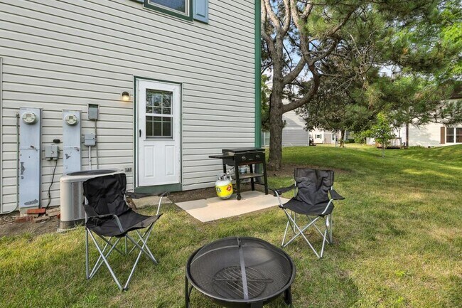 Building Photo - 2621 Wingate Ct