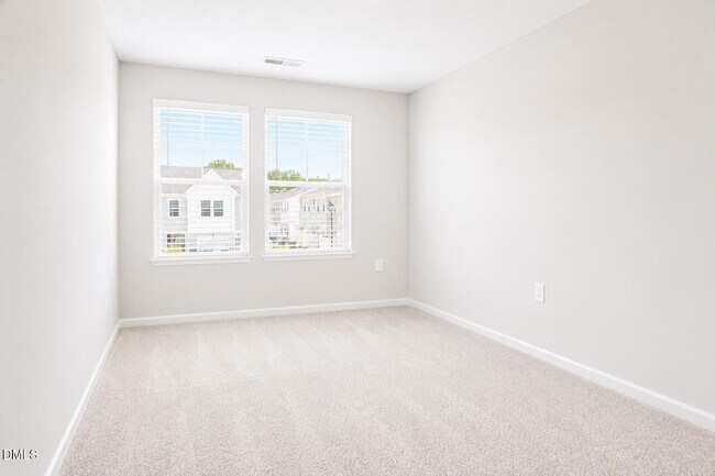 Building Photo - 225 Peebles Dr