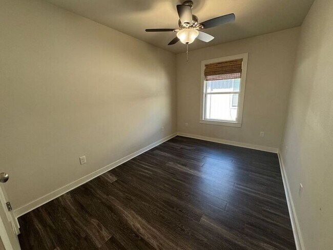Building Photo - Pensacola - Downtown - 3 Bedroom, 2 Bathroom