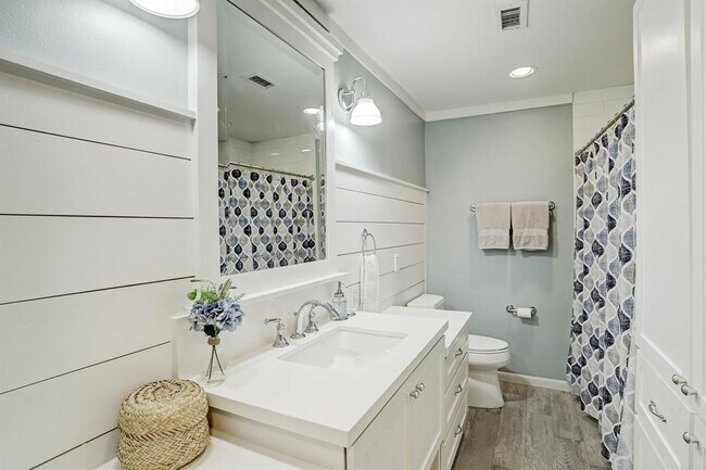 Building Photo - 2611 Tannehill Dr