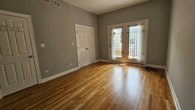 Building Photo - 509 N Hartland Ct