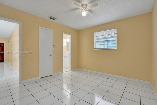 Building Photo - 2444 Raleigh St