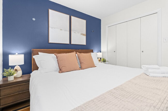 Building Photo - 800 S 1st St