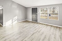 Building Photo - 2857 Dawnview Dr