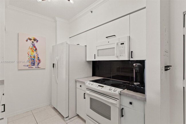 Building Photo - 6831 SW 44th St
