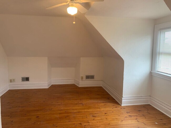 Building Photo - Incredible Shadyside Home!