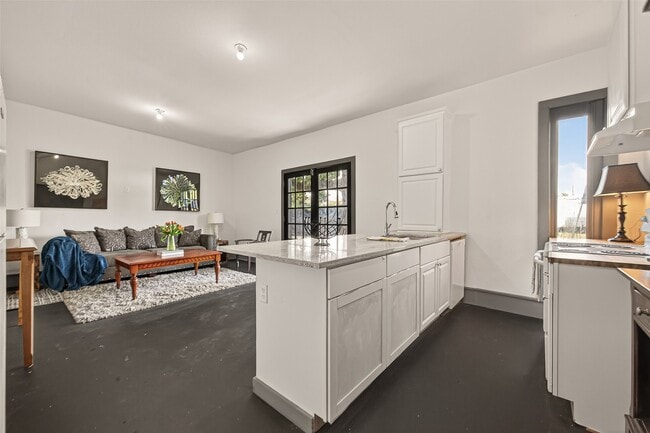 Building Photo - 100 W Hamilton St