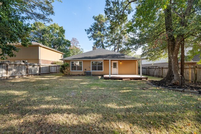 Building Photo - 12130 La Salle Oaks