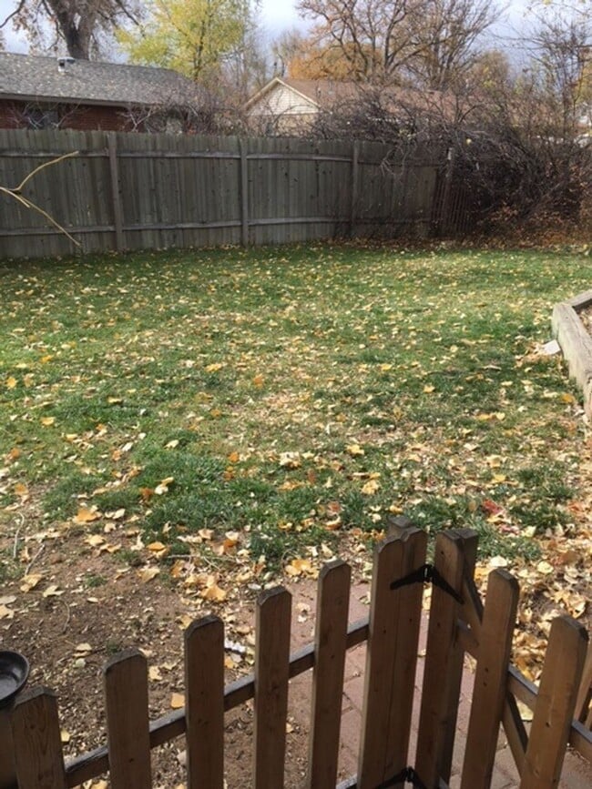 Building Photo - Warm and Welcoming Duplex with Private Yard in Fort Collins