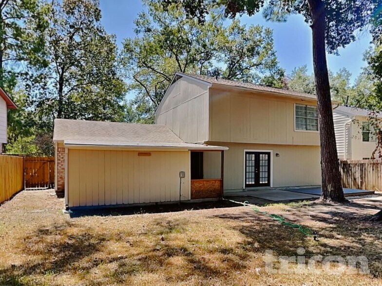 Building Photo - 2007 Smoke Rock Dr