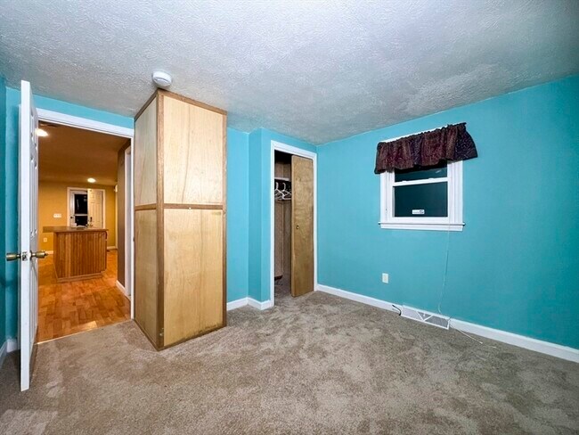 Building Photo - 168 Park Ave