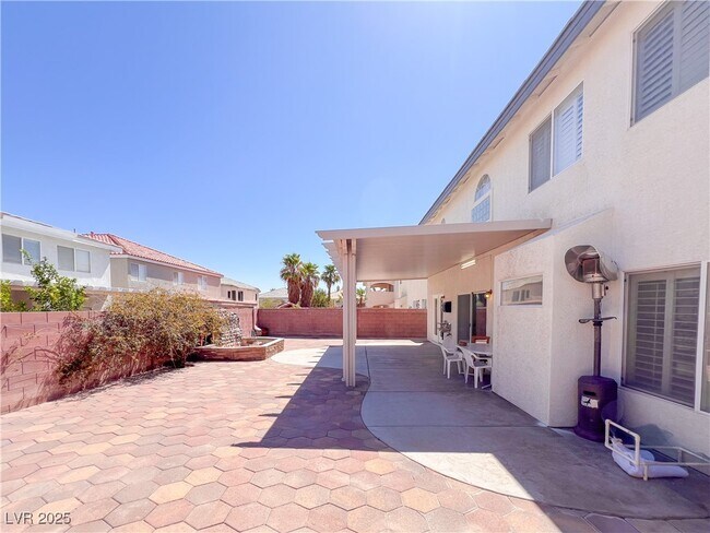 Building Photo - 6586 Shadow Cove Ave