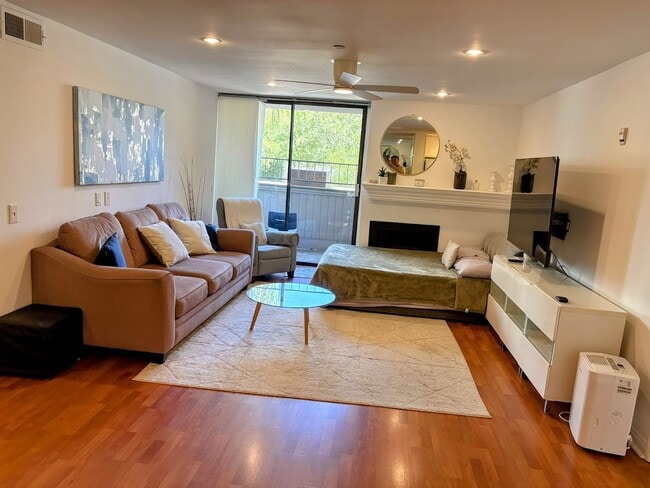 Building Photo - 850 State St