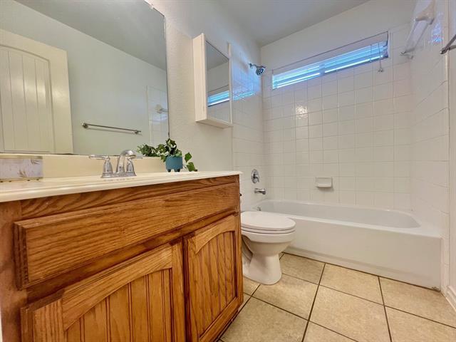 Building Photo - 1721 Nestledown Dr