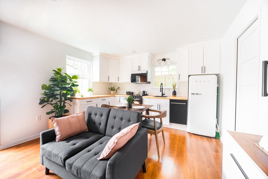 Kitchen/Living Room - 420 College Blvd