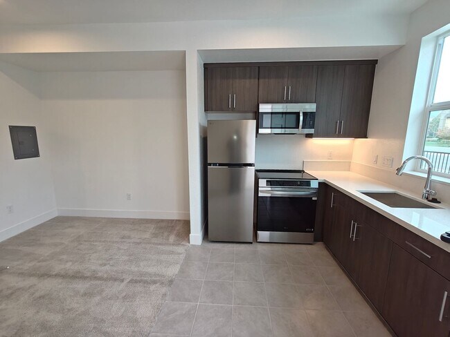 Building Photo - 259 Montague Expy