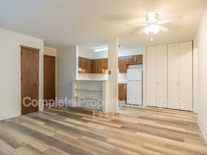 Building Photo - 302 Franke St