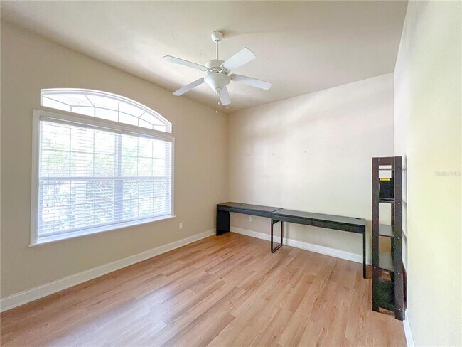 Building Photo - 9048 SW 76th Ave