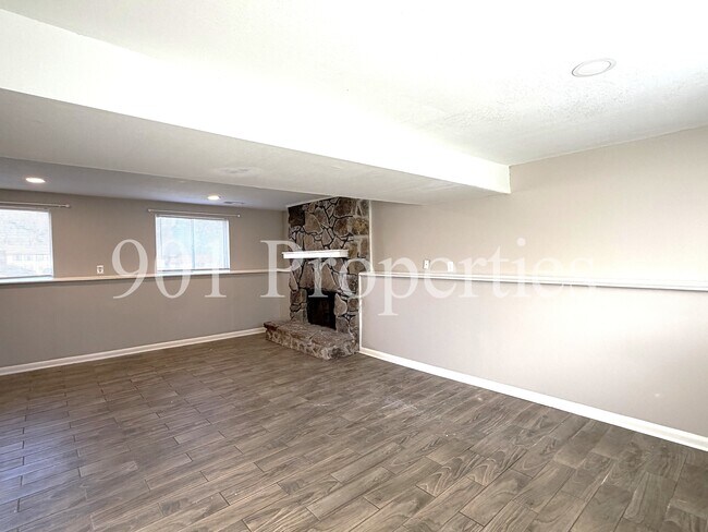 Building Photo - 6835 Autumnhill Ln