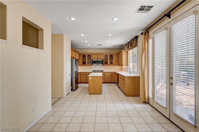 Building Photo - 2544 Kinnard Ave