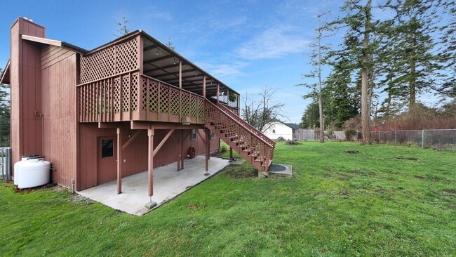 Building Photo - 3 Bed 2.5 Bath - Penn Cove Views - Groups - Pet Friendly - Shed