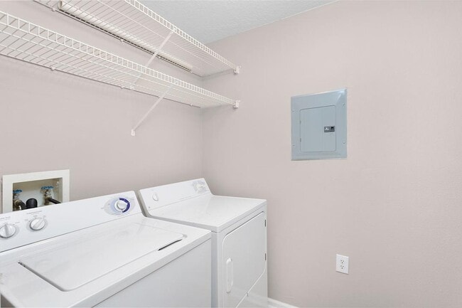 Building Photo - 5303 Bay Club Cir