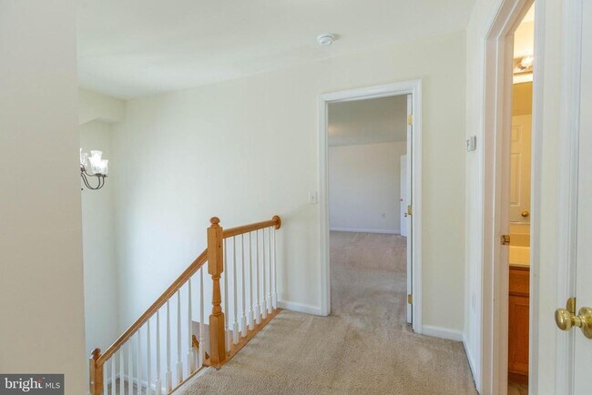 Building Photo - 59 Stork Ln