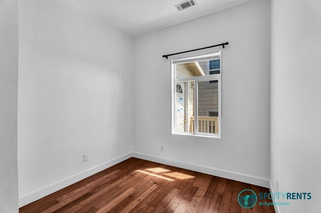Building Photo - Bernal/St Mary's: Rare Remodeled Cottage w/ Washer/Dryer, Patio & Storage
