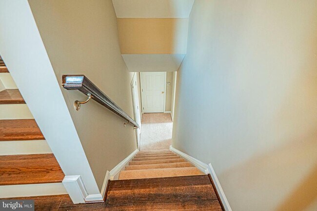 Building Photo - 22619 Upperville Heights Square