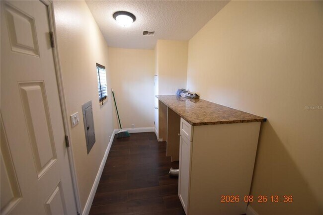 Building Photo - 12106 Waterview Dr