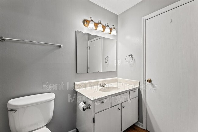 Building Photo - 3340 Featherston Dr