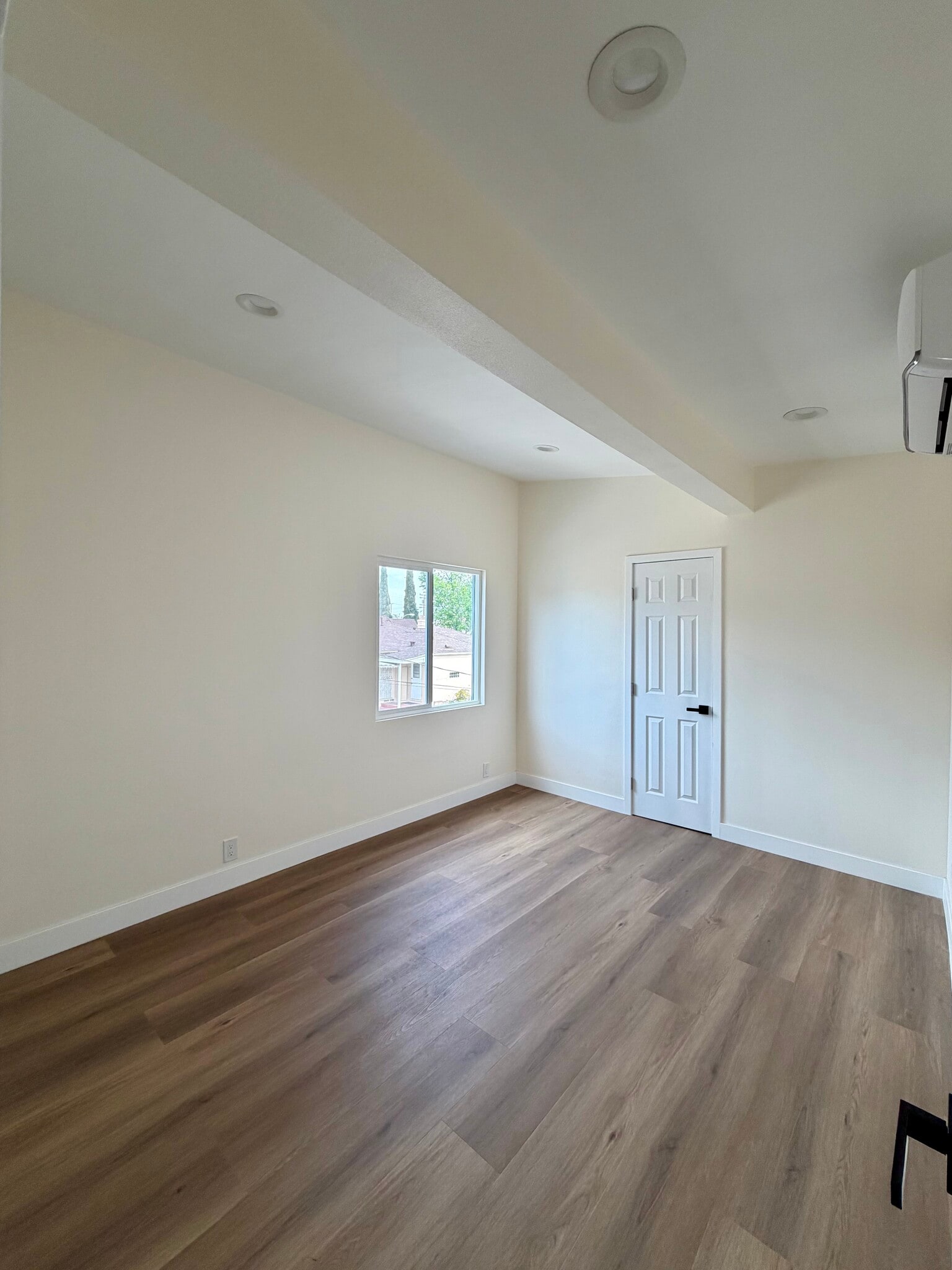 Building Photo - 8965 San Juan Ave