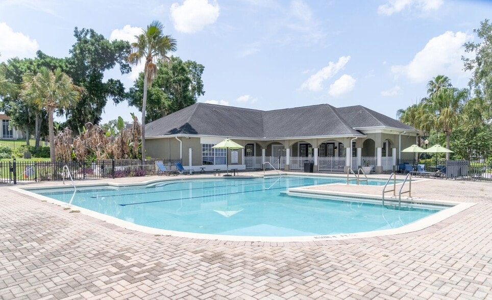 Building Photo - 4240 Summer Landing Dr