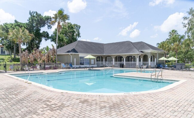 Building Photo - 4360 Summer Landing Dr